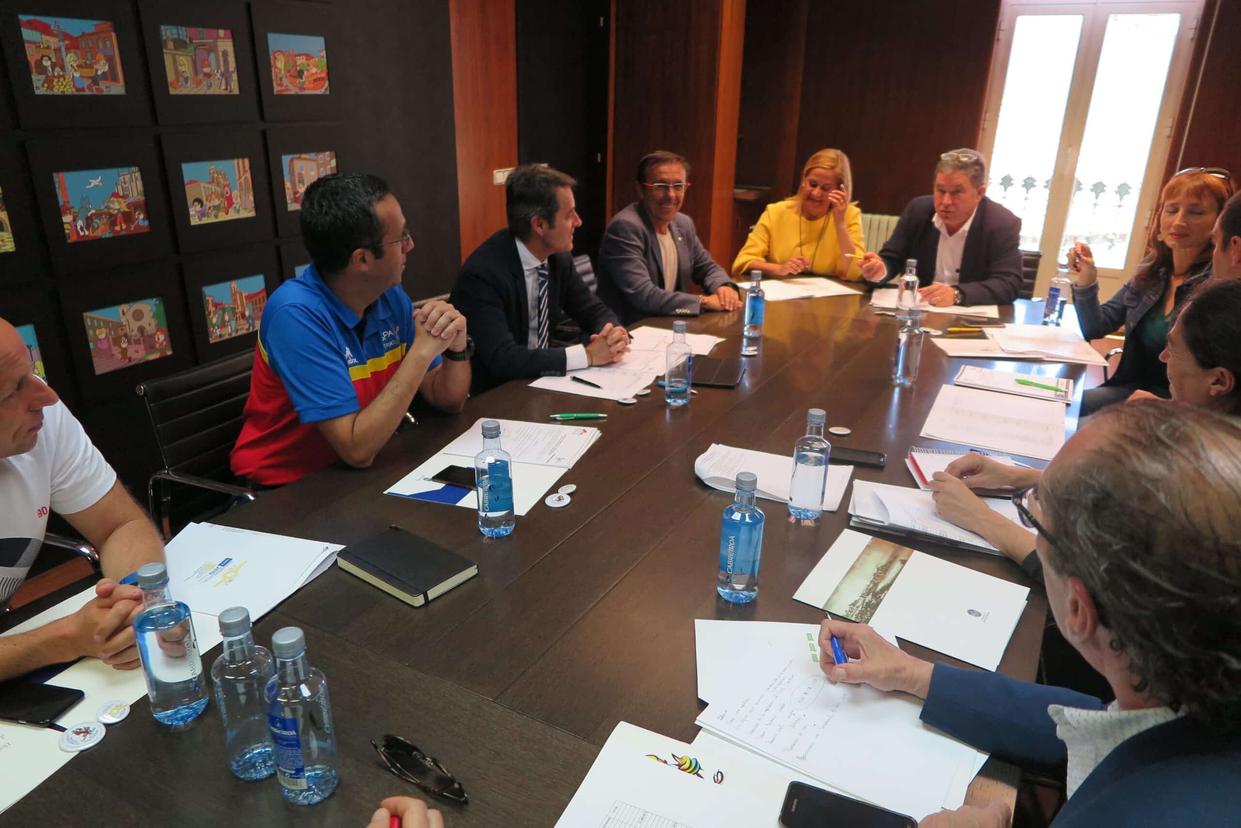A reunión do Comité organizador, primeiro paso do Festival Multisport ITU Pontevedra 2019 - DEPORTE PONTEVEDRA